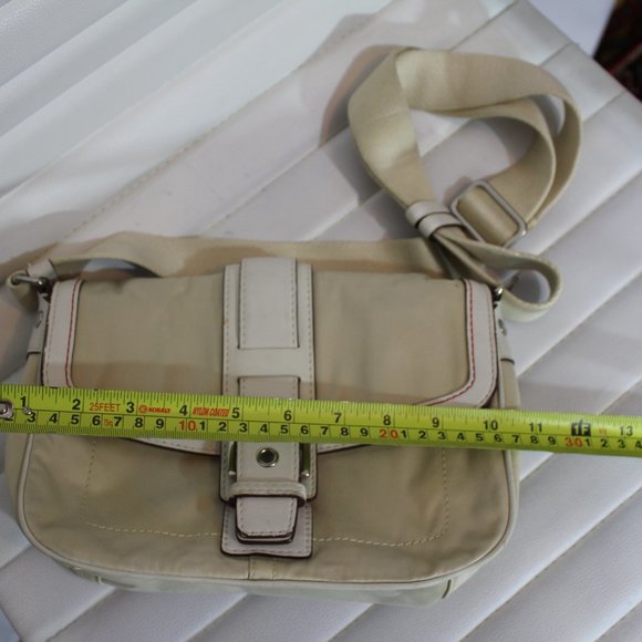 COACH Hampton Beige Cream Red Convertible Signature Purse No:A0769-F10707 - Picture 12 of 13